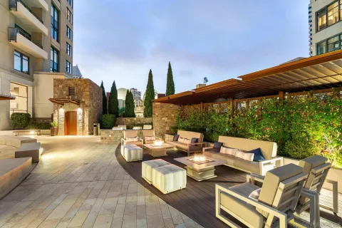 $950,000 | 645 Front Street, Unit 1604, San Diego, CA 92101