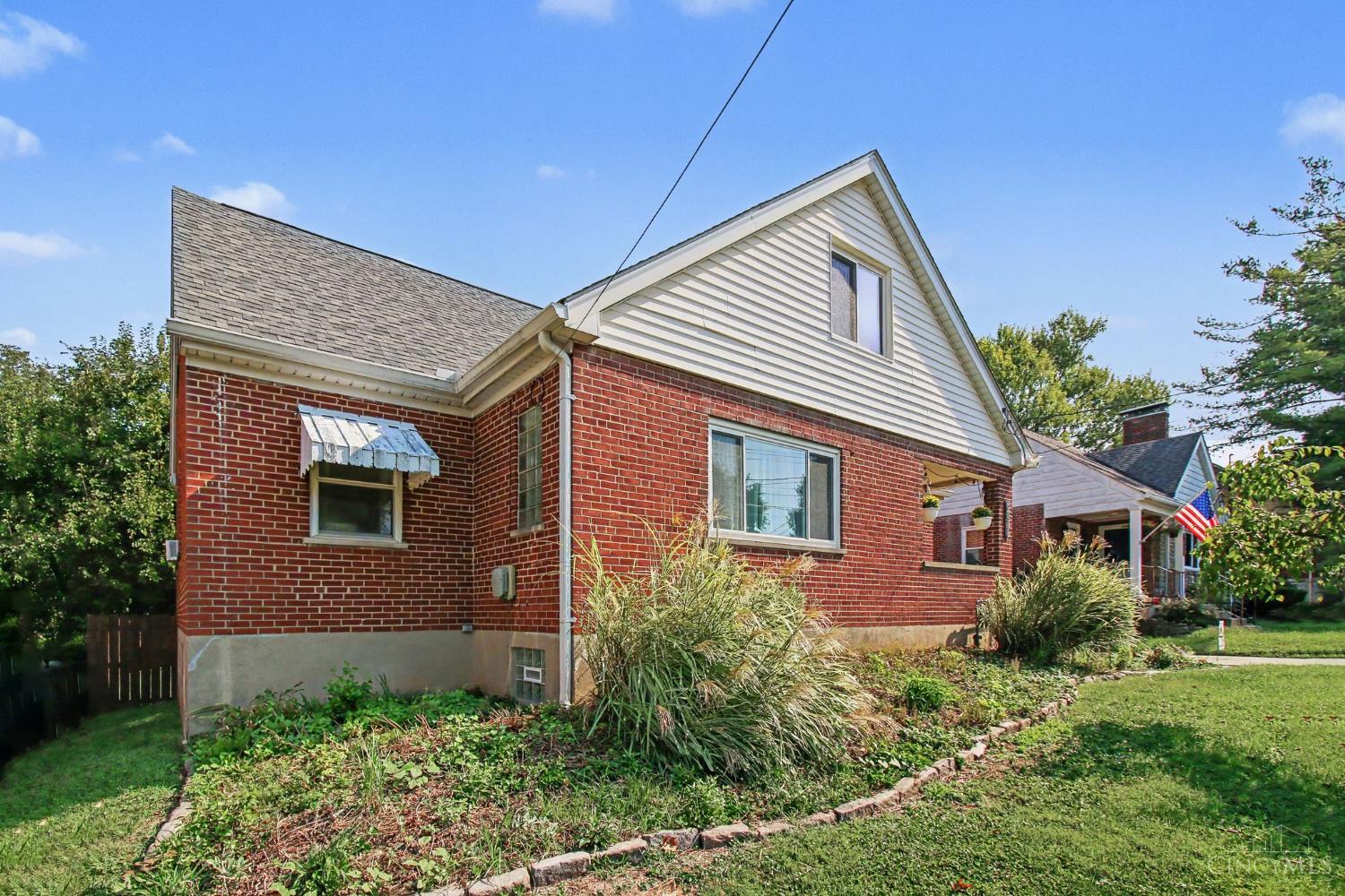 5216 Ralph Avenue Cincinnati, OH 45238 - Photo 3 of 31 Gallery Image 3