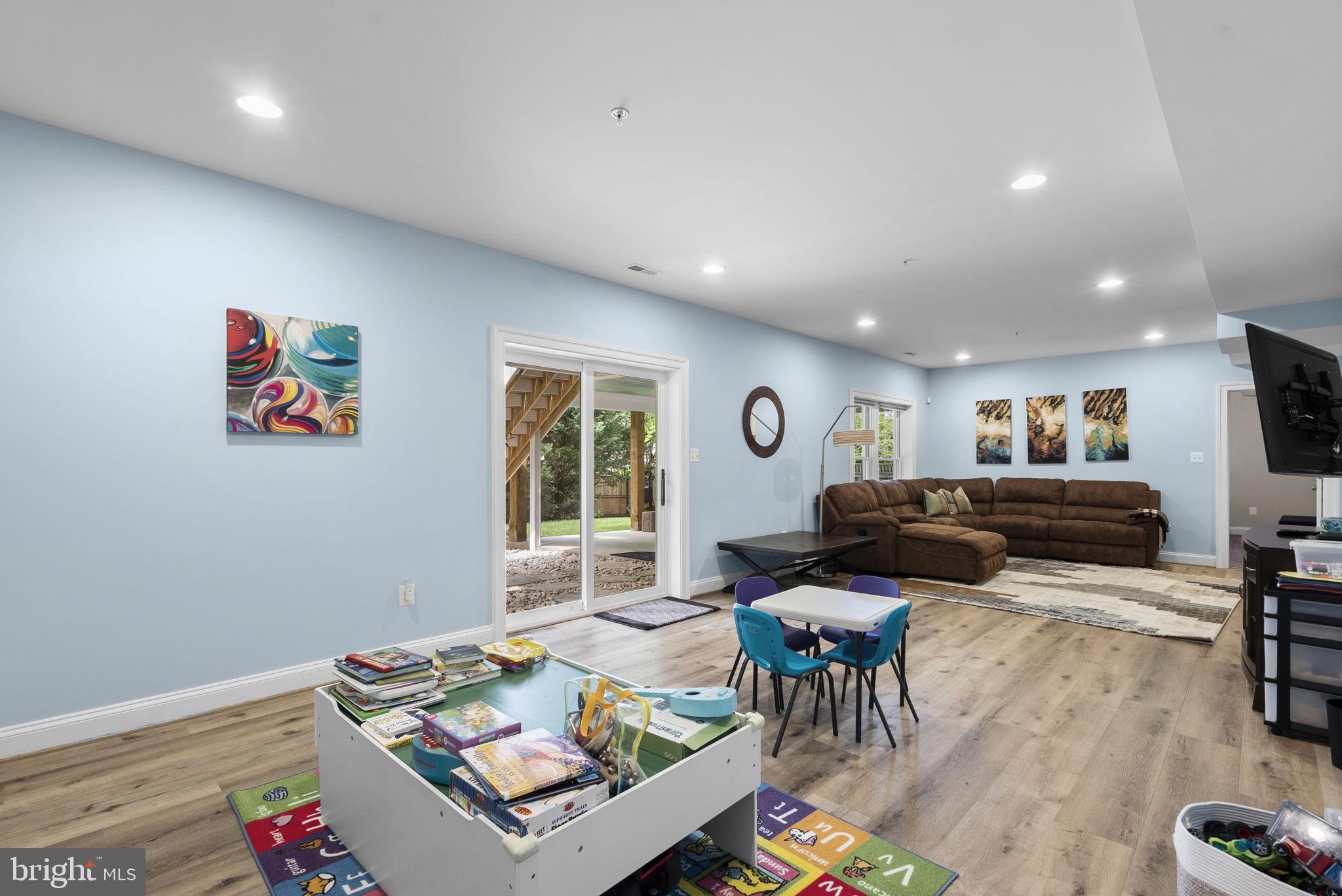 4702 Edgefield Road Bethesda, MD 20814 - Photo 50 of 58 Gallery Image 50