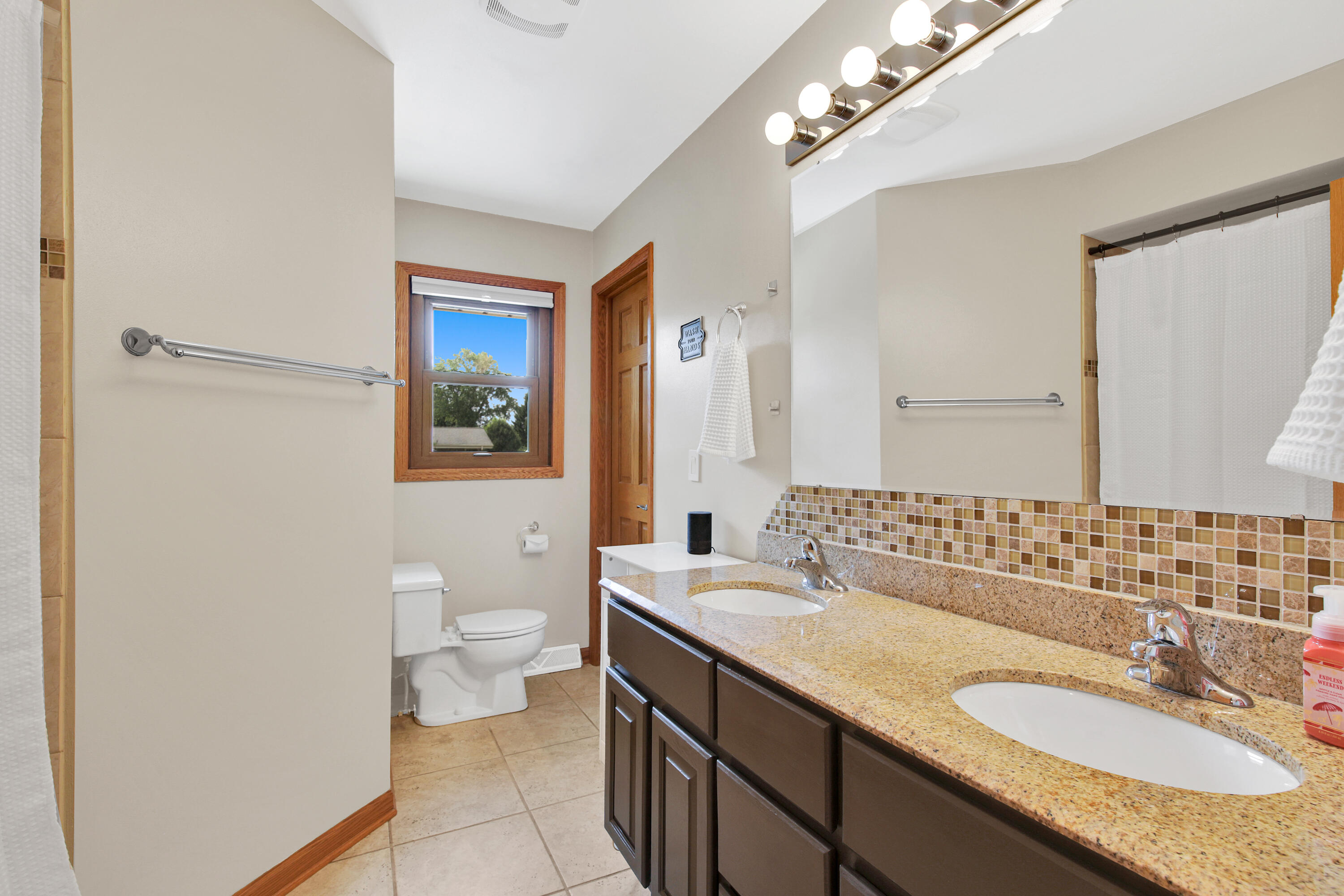 7527 South 73rd Street Franklin, WI 53132 - Photo 19 of 30 Full Bath