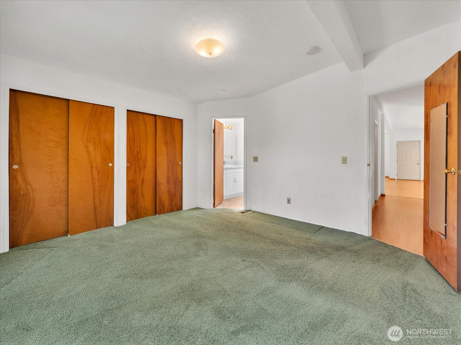 17235 119th Avenue Northeast Bothell, WA 98011 - Photo 12 of 39