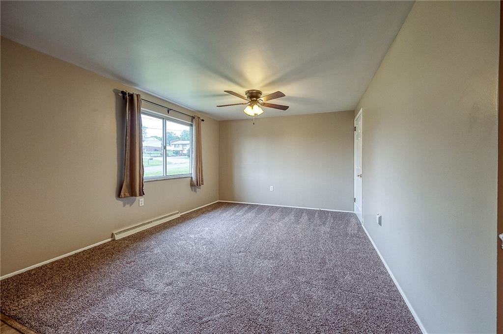 111 York Way Monaca, PA 15061 - Photo 3 of 29 Gallery Image 3