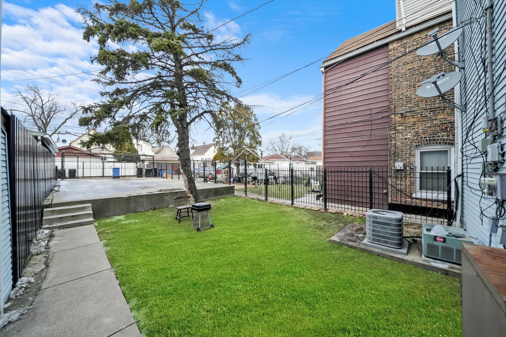 3020 South Pulaski Road Chicago, IL 60623 - Photo 40 of 44 a park view with a seating space