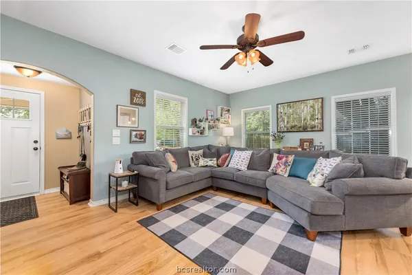 $214,900 | 112 Rebecca Street, Bryan, TX 77801