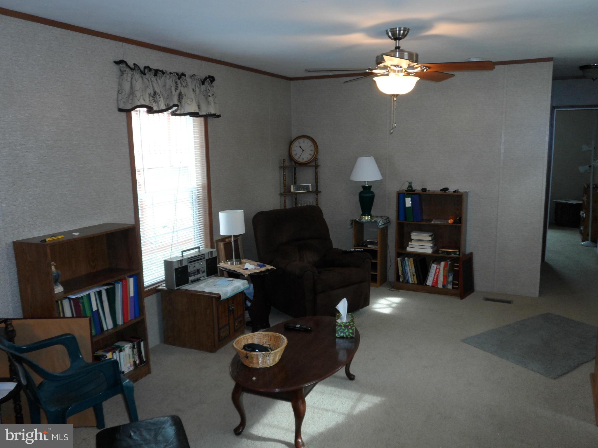 7837 East Hill Road Mount Airy, MD 21771 - Photo 13 of 15 Living Room