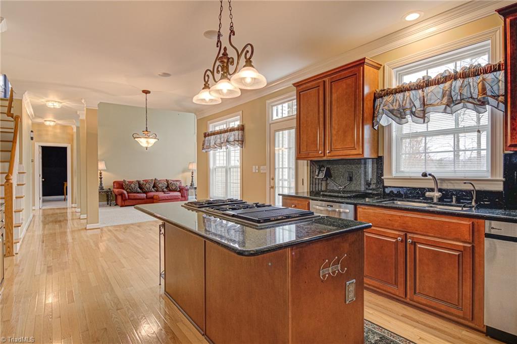 3801 Edgewater Street High Point, NC 27265 - Photo 10 of 39 Gallery Image 10
