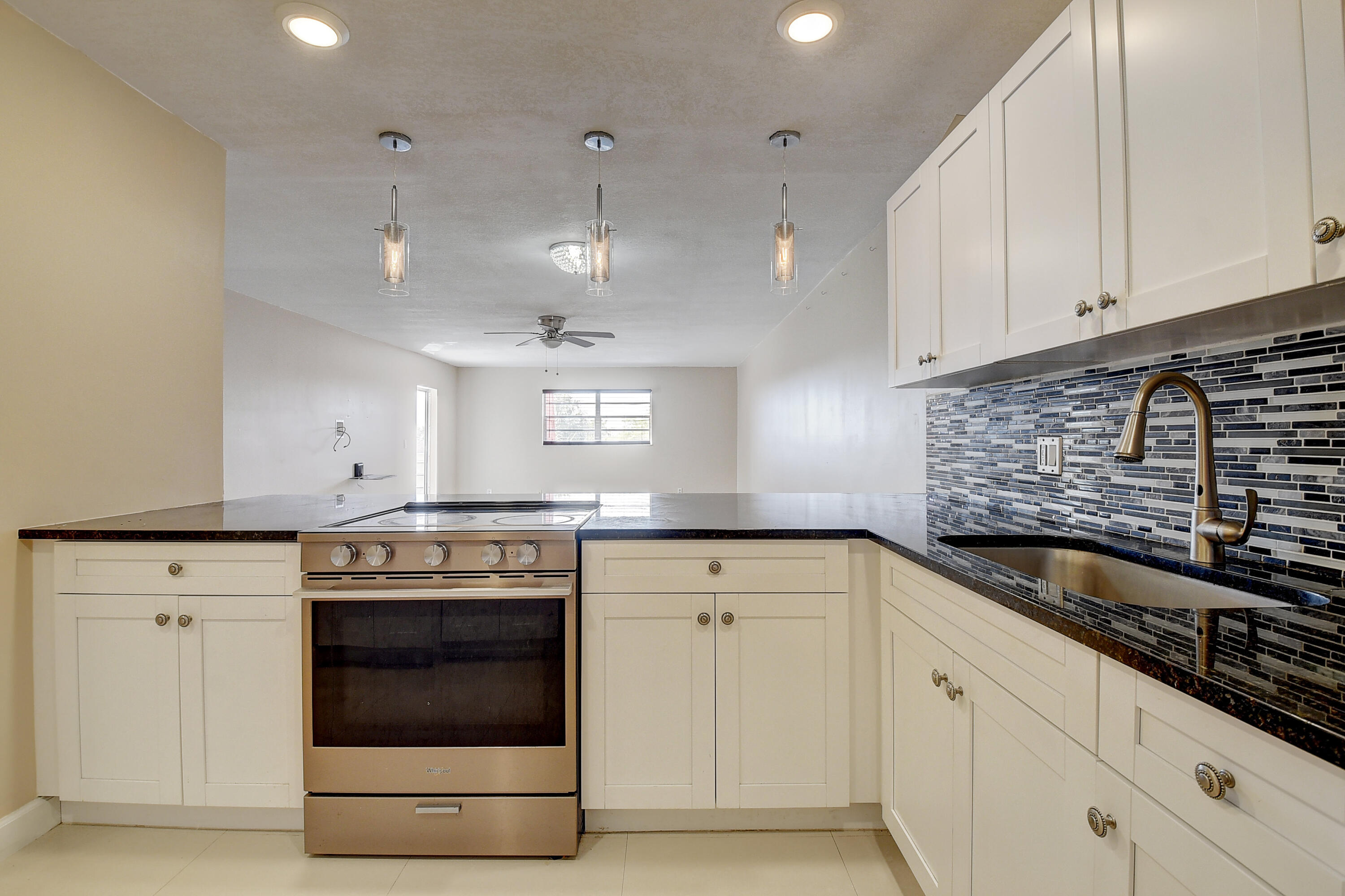 22605 Southwest 66th Avenue, Unit 304 Boca Raton, FL 33428 - Photo 14 of 25 Kitchen