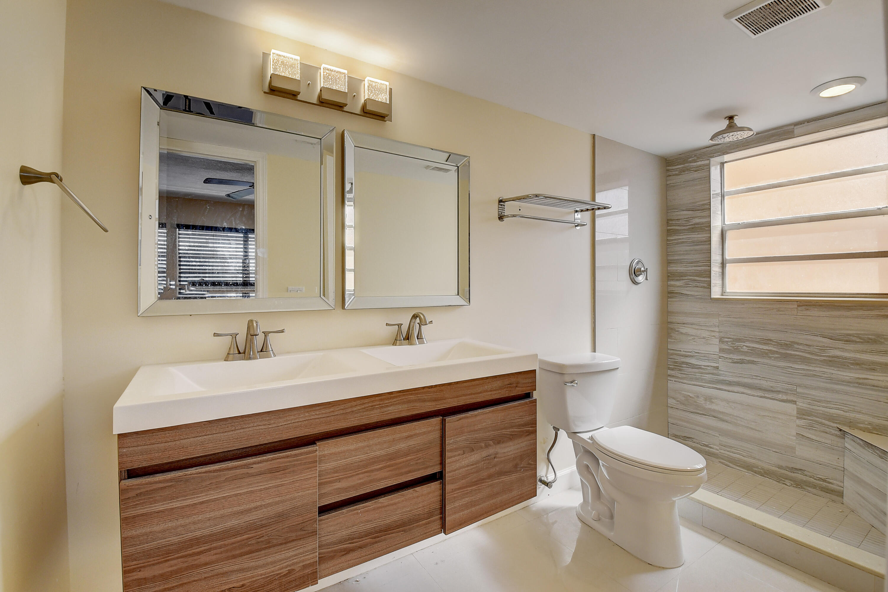 22605 Southwest 66th Avenue, Unit 304 Boca Raton, FL 33428 - Photo 17 of 25 Primary bath