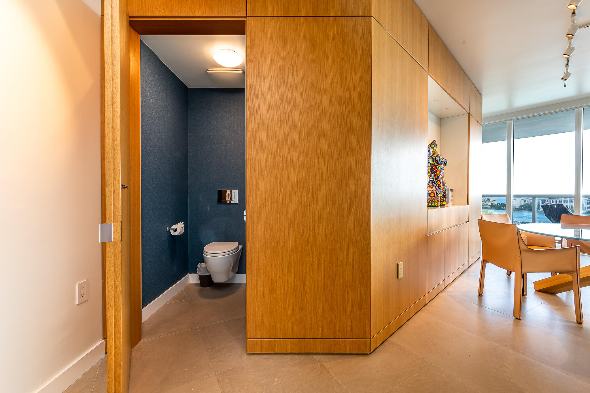 400 Alton Road, Unit 1808 Miami Beach, FL 33139 - Photo 9 of 16 photo-40