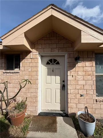 $890 | 1208 South Diplomat Drive, Unit 4, Pharr, TX 78577