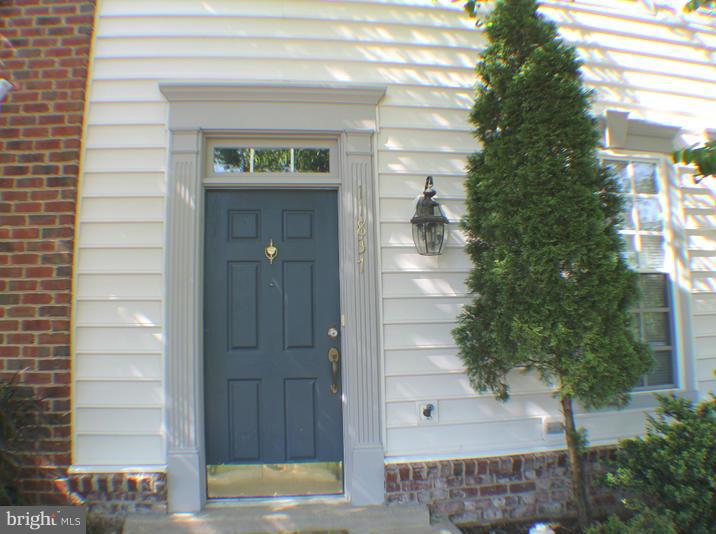 11837 Whitworth Cannon Lane Bristow, VA 20136 - Photo 2 of 63 Exterior (Front)