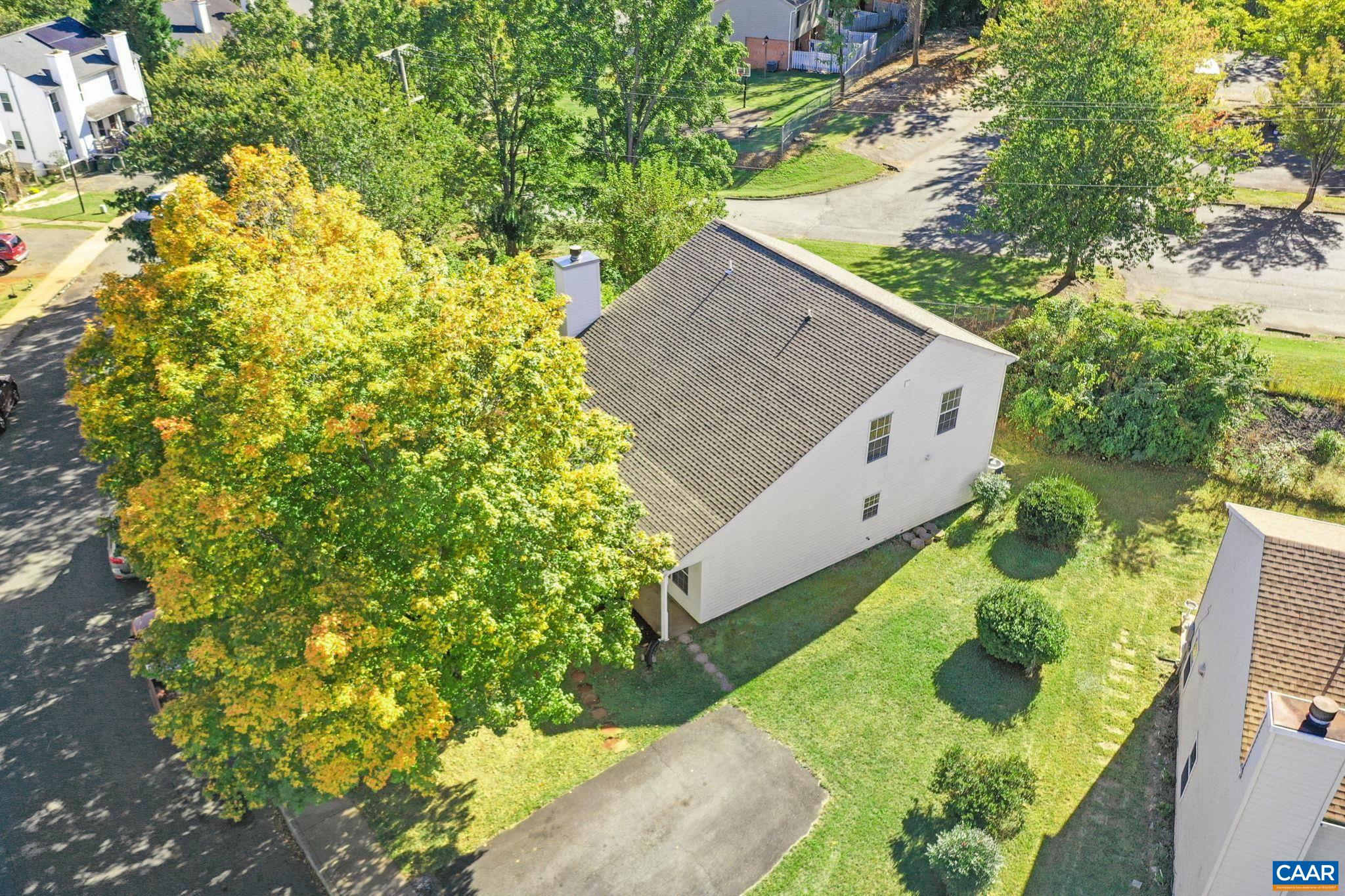 403 Riverside Avenue Charlottesville, VA 22902 - Photo 26 of 27 a picture of a yard