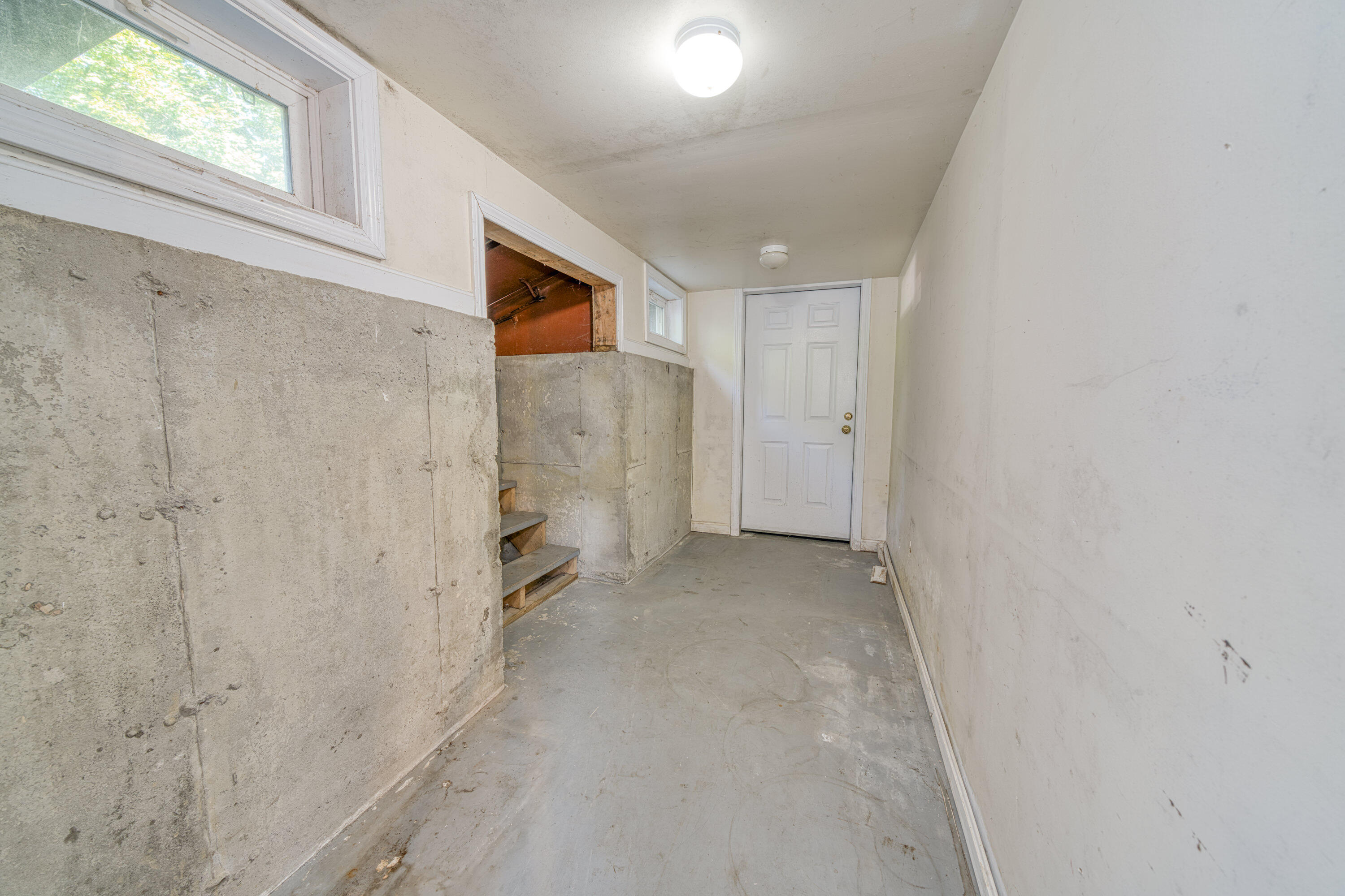 208 Congress Street Belfast, ME 04915 - Photo 31 of 43 7854