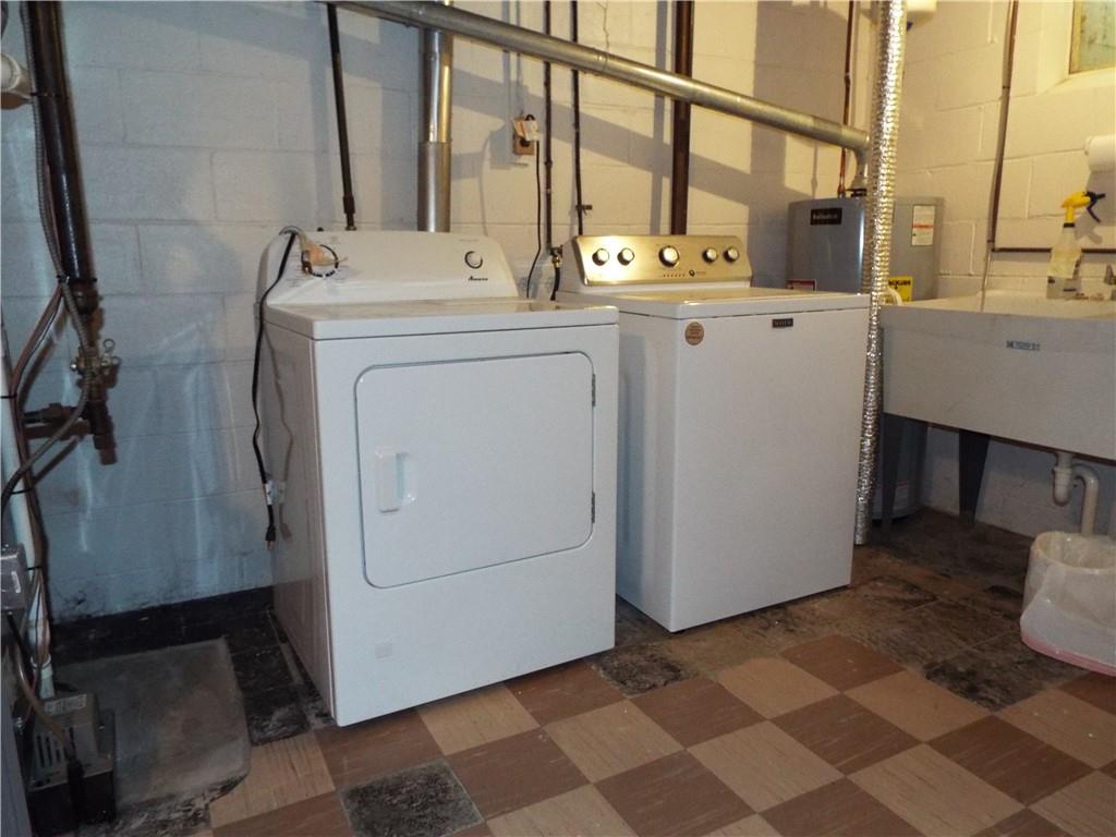 244 Herbst Road Coraopolis, PA 15108 - Photo 28 of 35 Washer and dryer included.