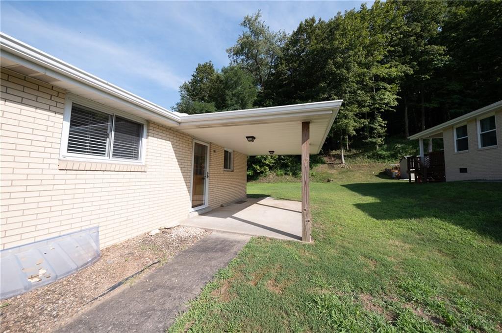 244 Herbst Road Coraopolis, PA 15108 - Photo 6 of 35 Covered side patio.