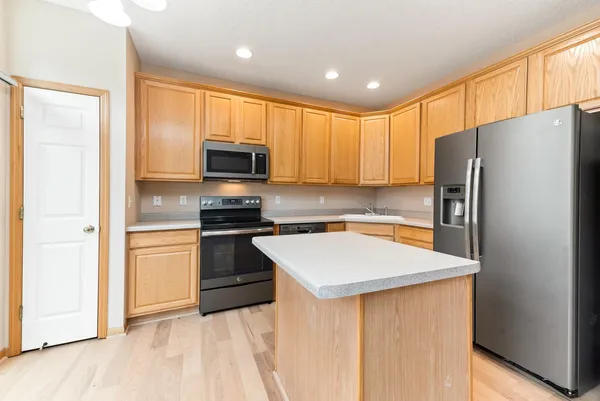 $3,500 | 15726 Frisian Lane, Apple Valley, MN 55124