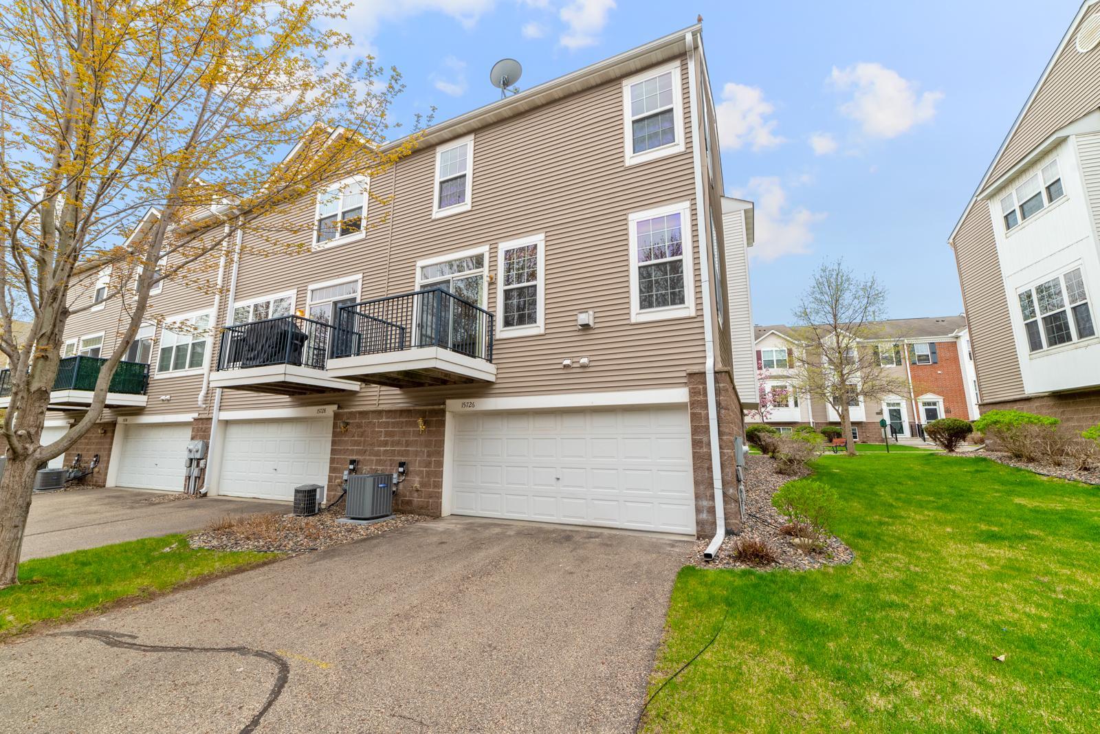 15726 Frisian Lane Apple Valley, MN 55124 - Photo 4 of 53