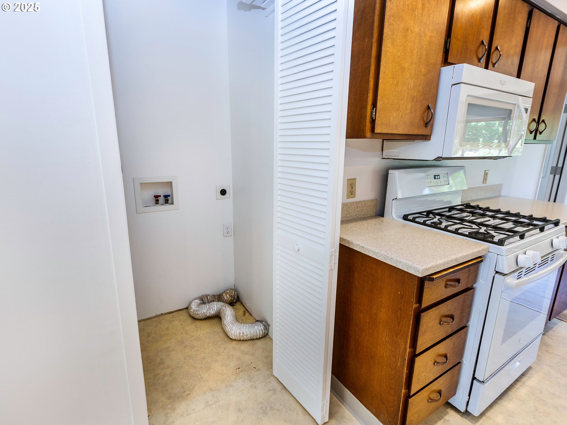 6005 Southeast Reedway Street Portland, OR 97206 - Photo 12 of 42 Gallery Image 12