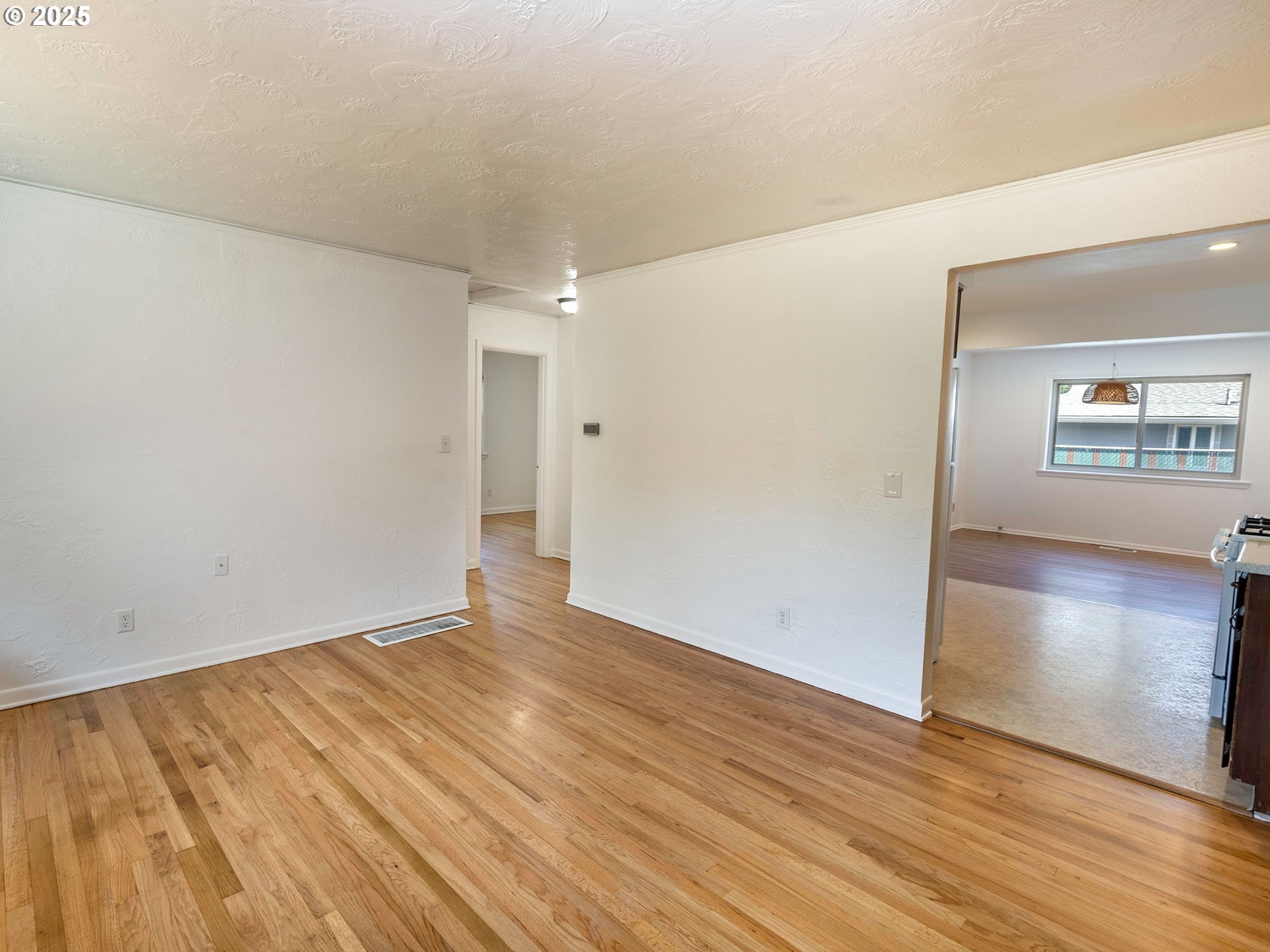 6005 Southeast Reedway Street Portland, OR 97206 - Photo 7 of 42 Gallery Image 7