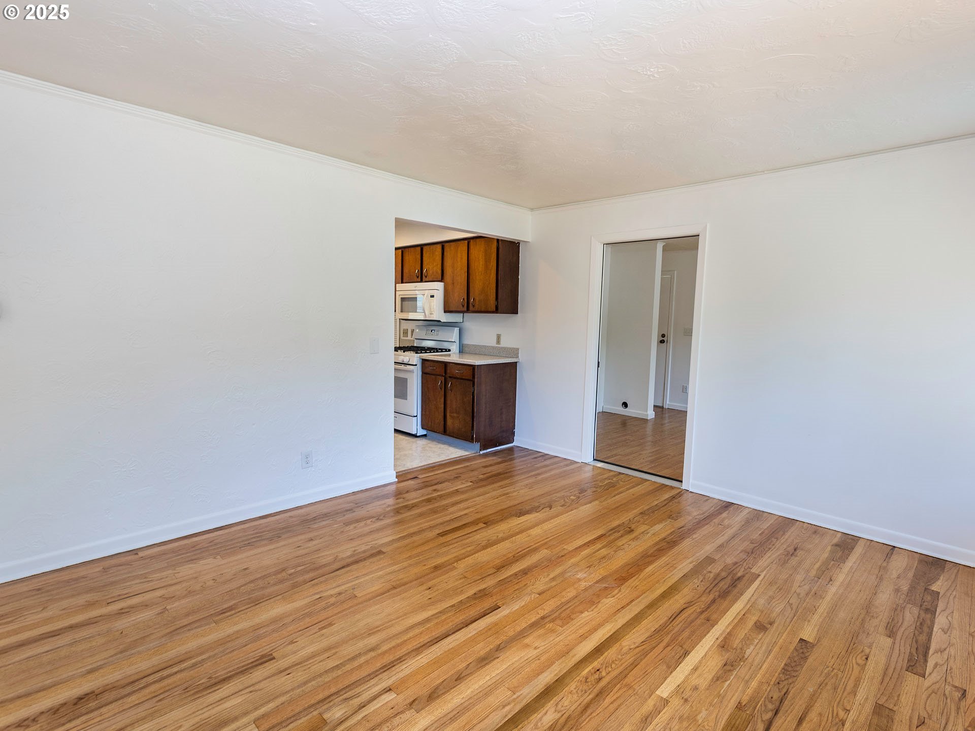 6005 Southeast Reedway Street Portland, OR 97206 - Photo 8 of 42 Gallery Image 8
