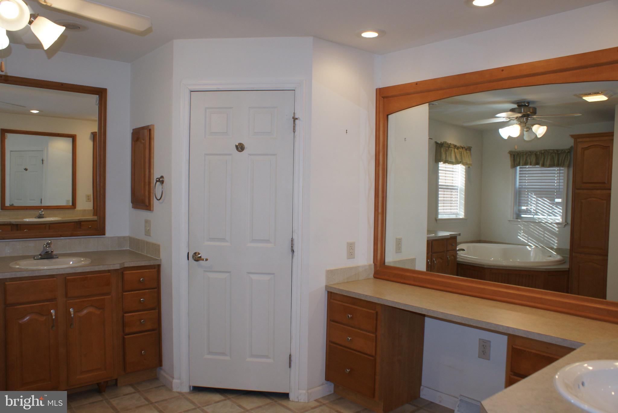 103 Mapleton Street Hurlock, MD 21643 - Photo 15 of 28 Owners Bathroom