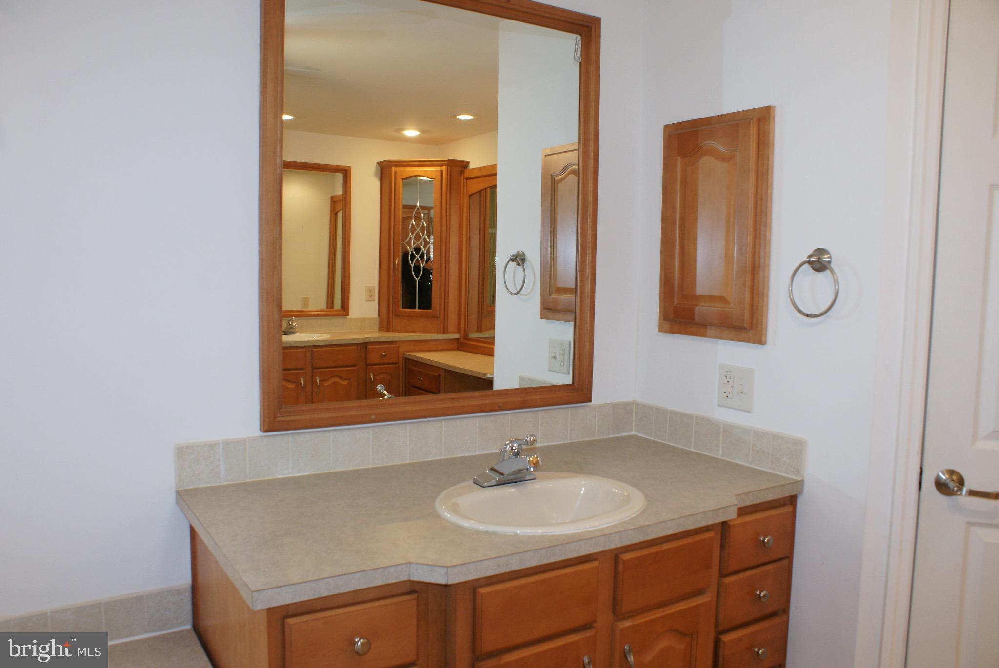 103 Mapleton Street Hurlock, MD 21643 - Photo 16 of 28 Owners Bathroom