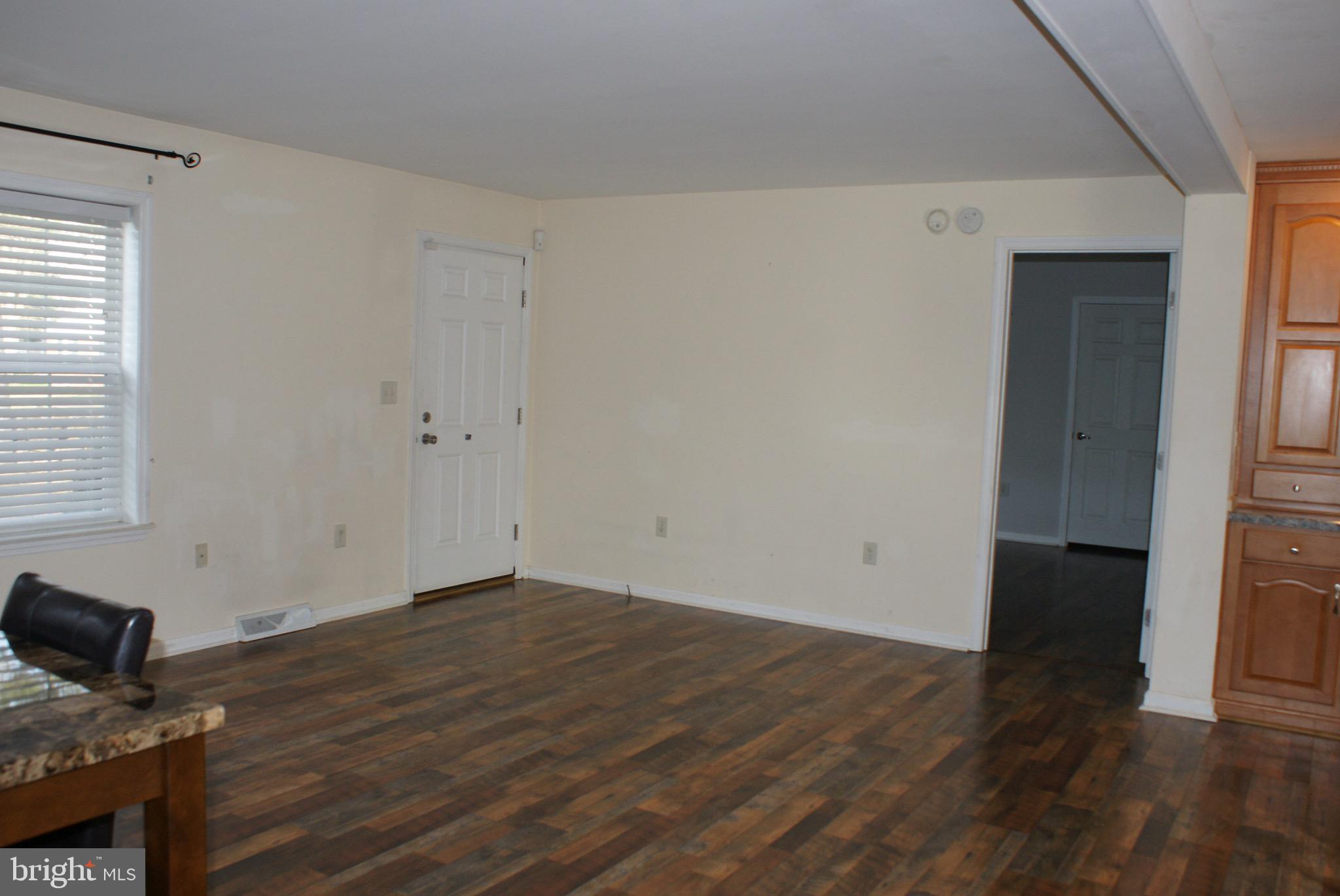 103 Mapleton Street Hurlock, MD 21643 - Photo 10 of 28 Living Room