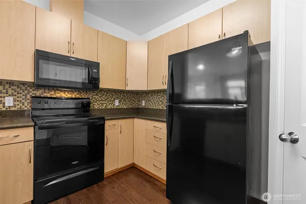 $510,000 | 535 241st Lane Southeast, Sammamish, WA 98074