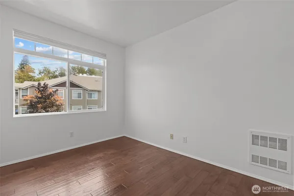 $510,000 | 535 241st Lane Southeast, Sammamish, WA 98074