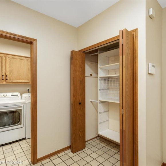 2902 Portage Trail Drive Rochester Hills, MI 48309 - Photo 27 of 63 Laundry room