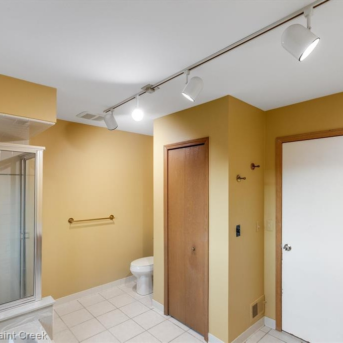 2902 Portage Trail Drive Rochester Hills, MI 48309 - Photo 35 of 63 Bathroom
