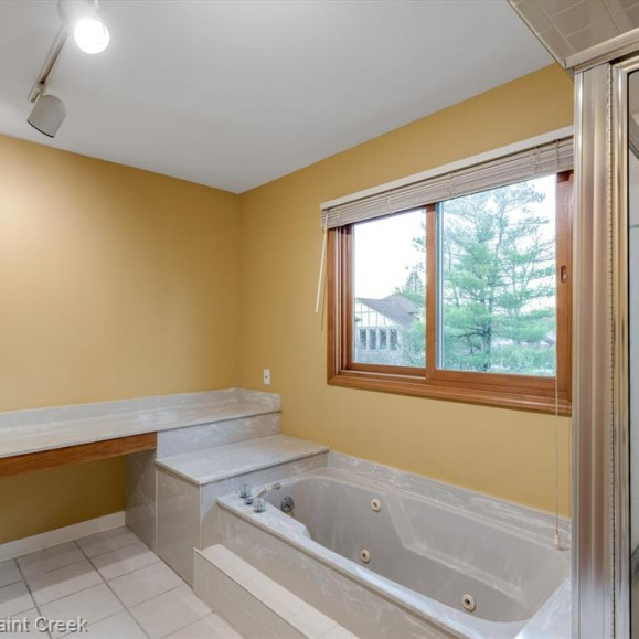 2902 Portage Trail Drive Rochester Hills, MI 48309 - Photo 36 of 63 Bathroom