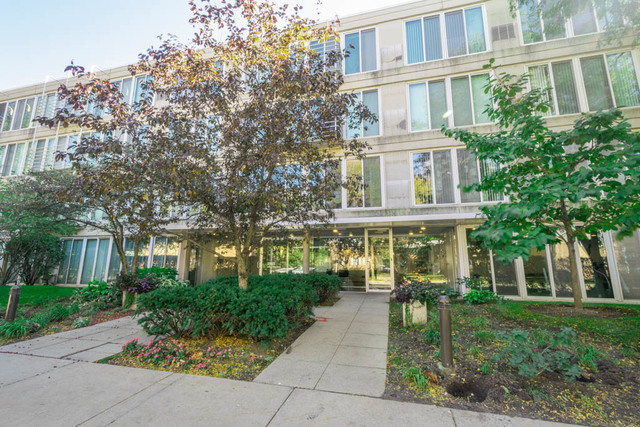2555 Gross Point Road, Unit 409 Evanston, IL 60201 - Photo 1 of 13