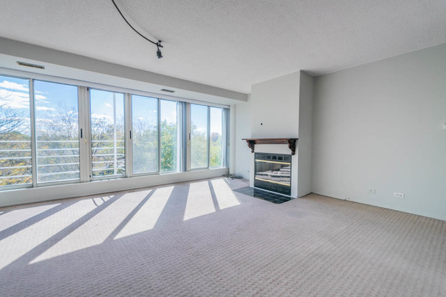2555 Gross Point Road, Unit 409 Evanston, IL 60201 - Photo 3 of 13