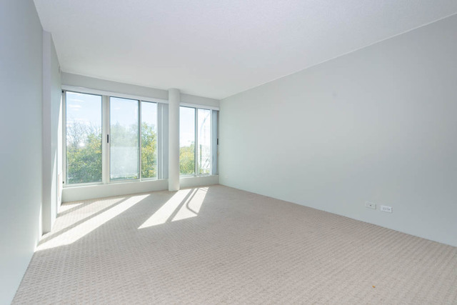 2555 Gross Point Road, Unit 409 Evanston, IL 60201 - Photo 7 of 13