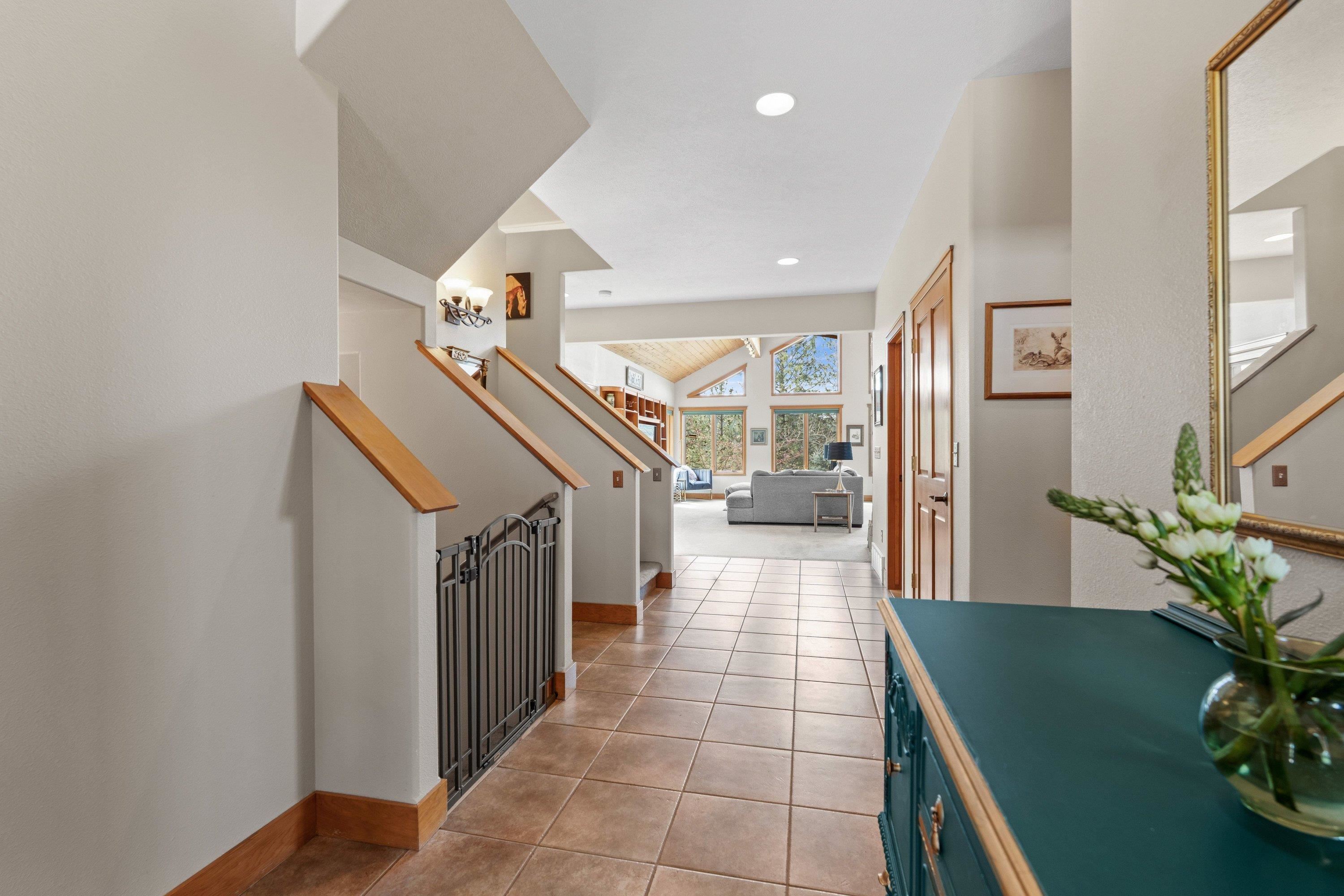 15716 North Scribner Branch Road Spokane, WA 99217 - Photo 8 of 50