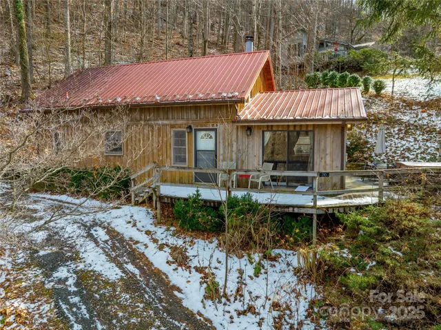 $270,000 | 210 Bear Pen Road, Burnsville, NC 28714