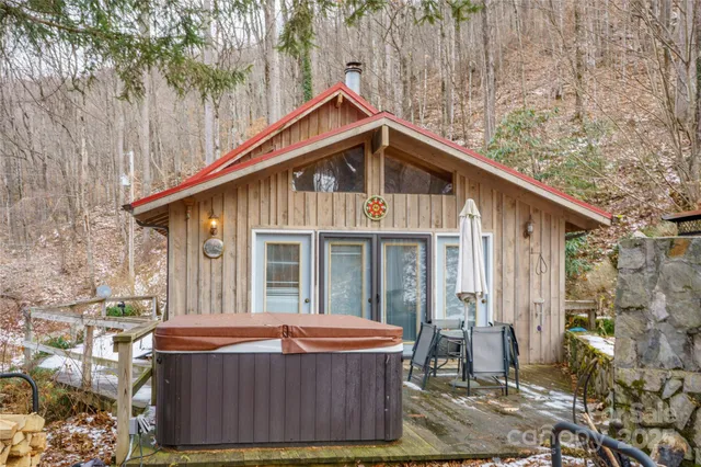 $270,000 | 210 Bear Pen Road, Burnsville, NC 28714