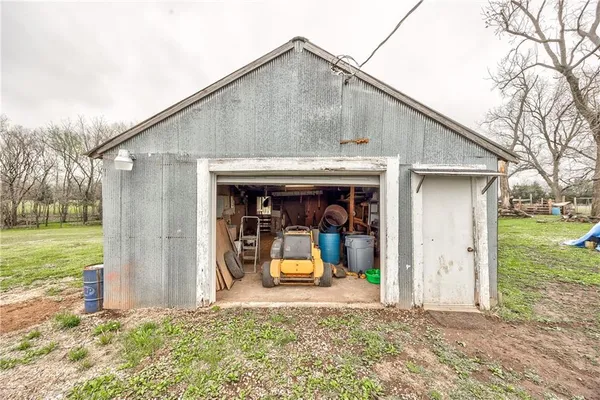 $375,000 | 35705 Renner Road, Paola, KS 66071