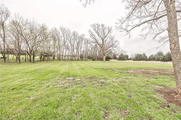 $375,000 | 35705 Renner Road, Paola, KS 66071