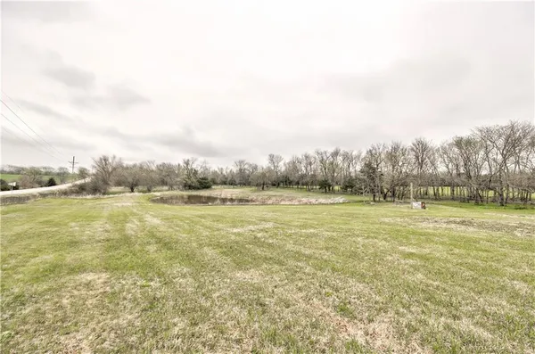 $375,000 | 35705 Renner Road, Paola, KS 66071