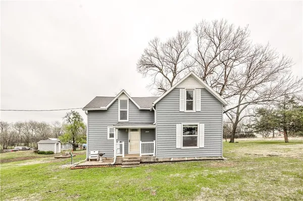 $375,000 | 35705 Renner Road, Paola, KS 66071