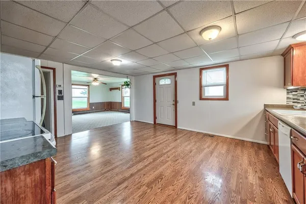 $375,000 | 35705 Renner Road, Paola, KS 66071