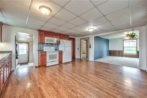 $375,000 | 35705 Renner Road, Paola, KS 66071