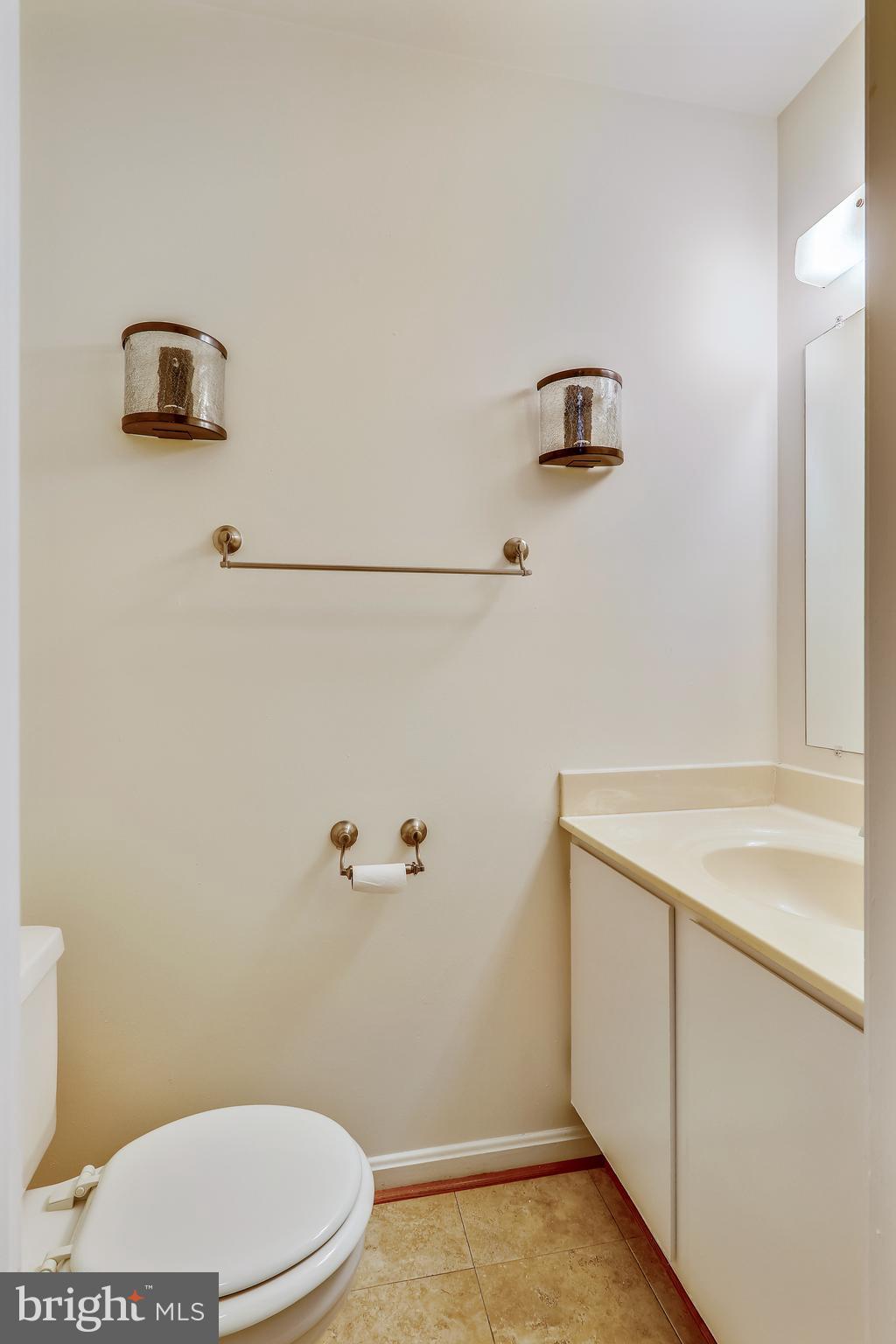 10600 Georgia Avenue Silver Spring, MD 20902 - Photo 14 of 44 Main level powder room
