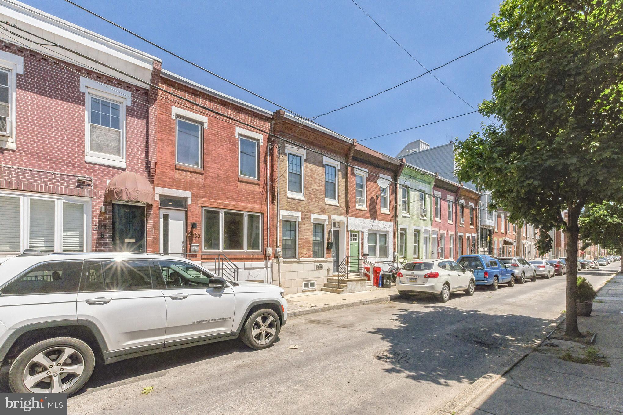 2035 Mountain Street Philadelphia, PA 19145 - Photo 3 of 30