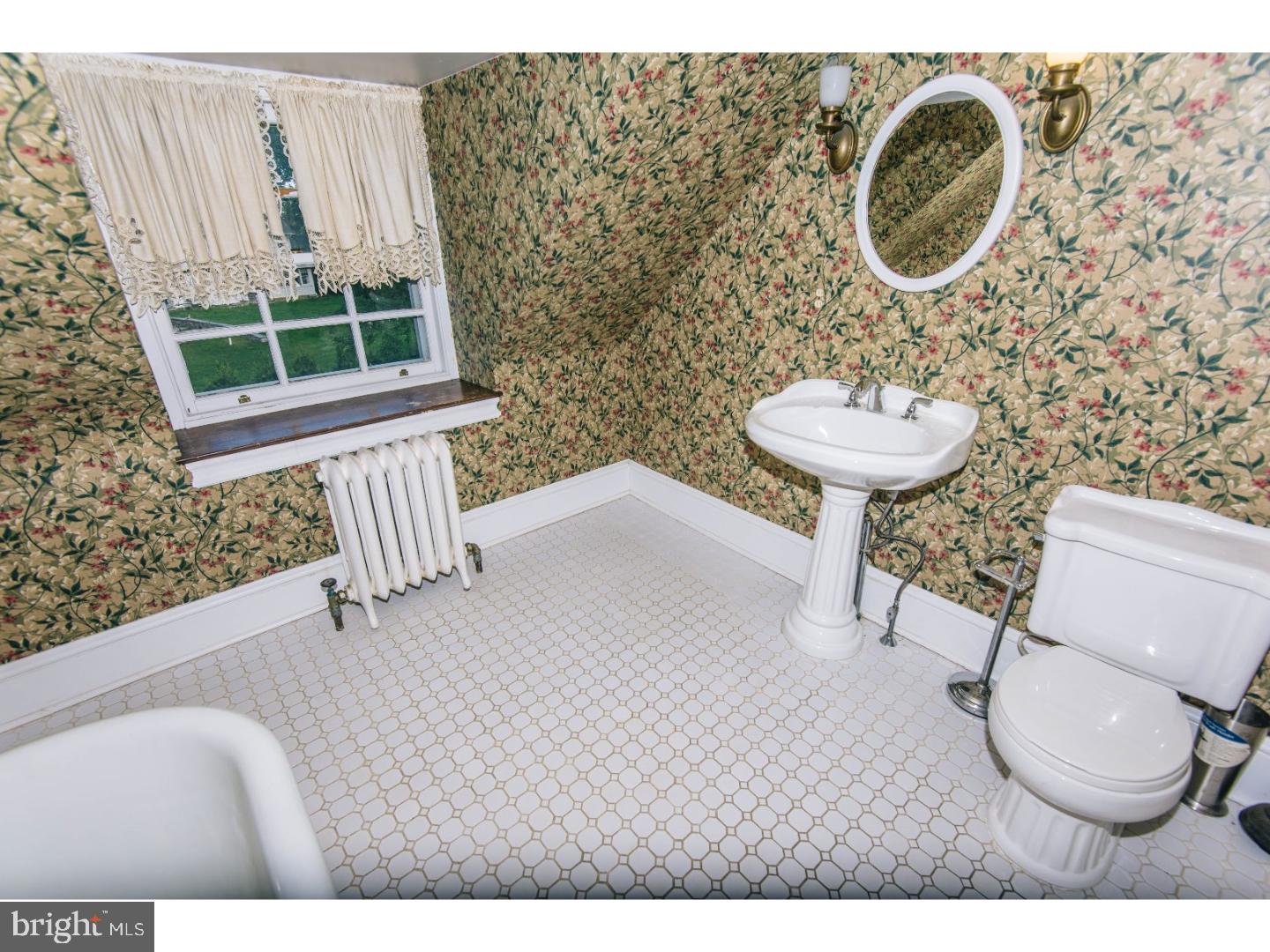 8 Radnor Way Wayne, PA 19087 - Photo 20 of 25 Bathroom