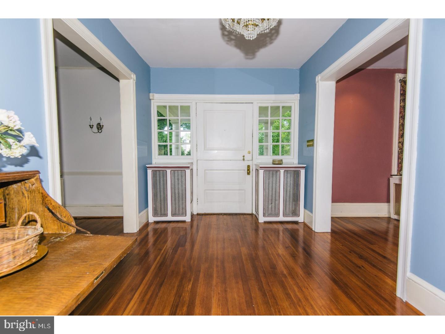 8 Radnor Way Wayne, PA 19087 - Photo 3 of 25 Foyer