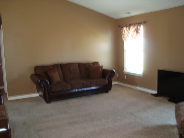 1074 Springwater Road Kokomo, IN 46902 - Photo 3 of 13