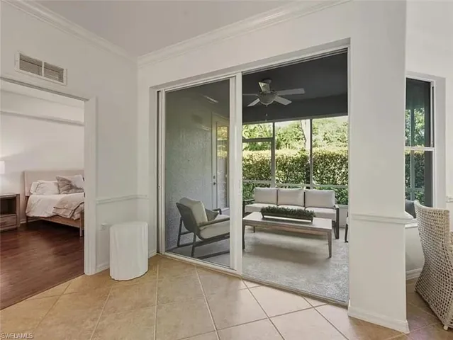 a view of livingroom with furniture